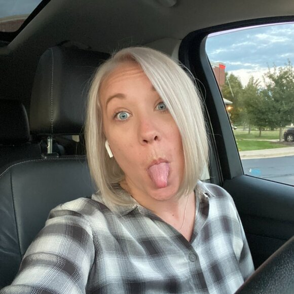 Meet your Posher, Nicole - Picture 7 of 10